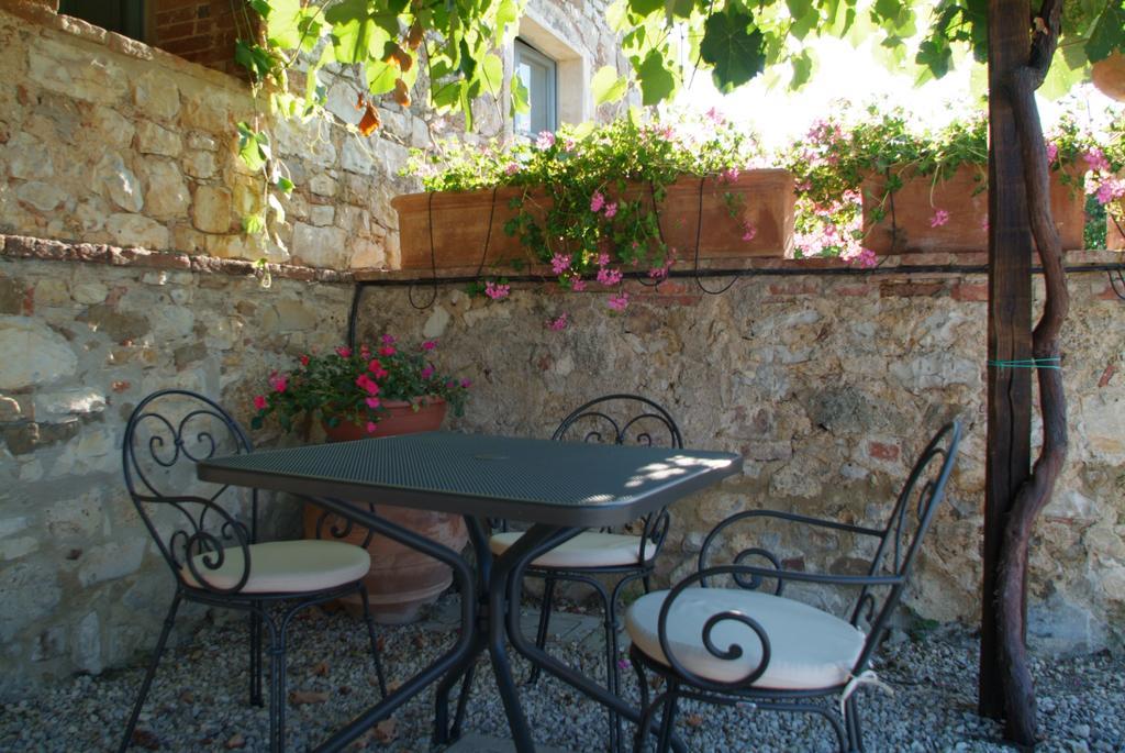 Agriturismo Podere Alberese Asciano Room photo
