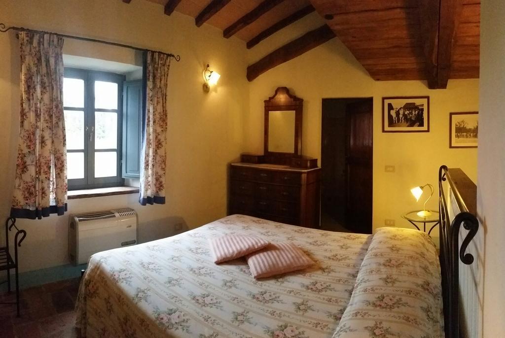 Agriturismo Podere Alberese Asciano Room photo