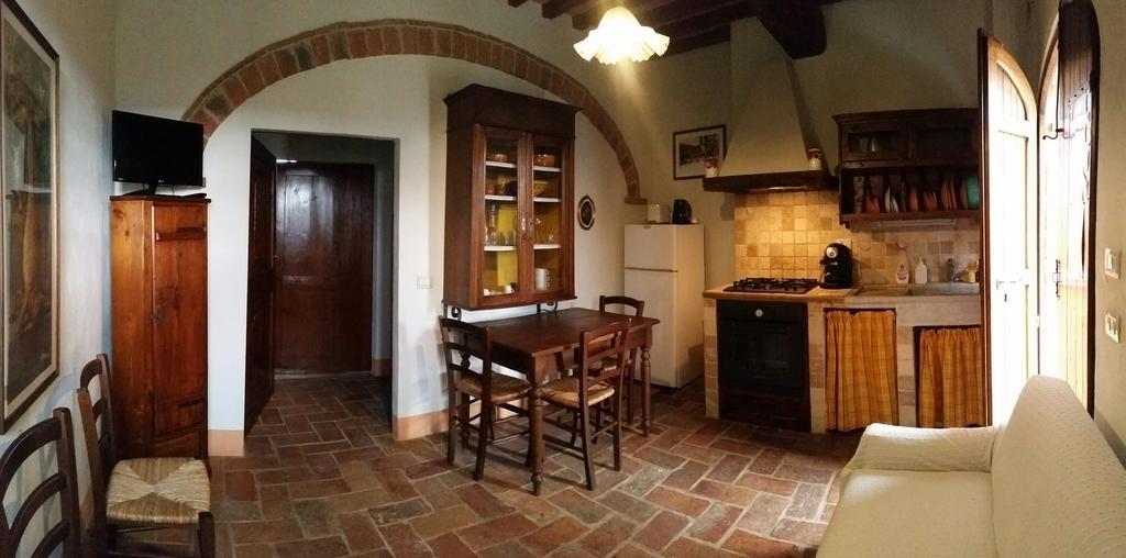 Agriturismo Podere Alberese Asciano Room photo