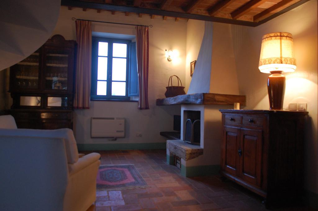 Agriturismo Podere Alberese Asciano Exterior photo